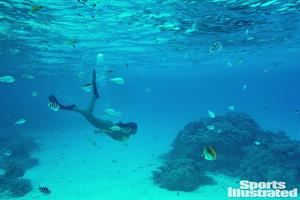 Hannah Davis - Sports Illustrated Swimsuit 2016