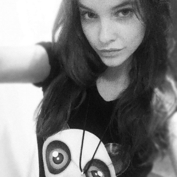 Barbara Palvin taking a selfie