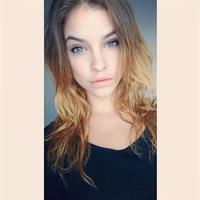 Barbara Palvin taking a selfie