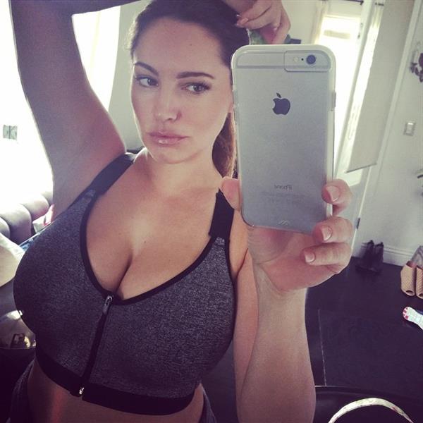 Kelly Brook taking a selfie