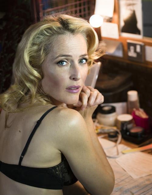 Gillian Anderson in lingerie