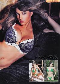 Kelly Brook in lingerie