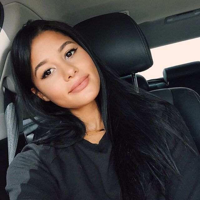 Katya Elise Henry taking a selfie