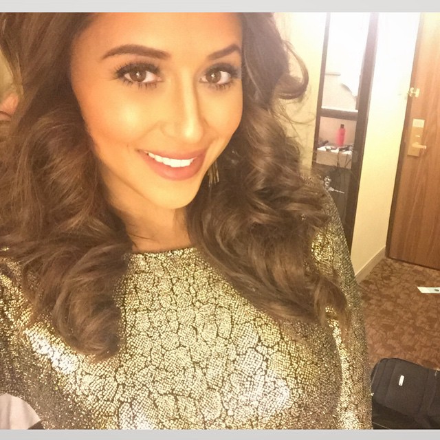 Tianna Gregory taking a selfie