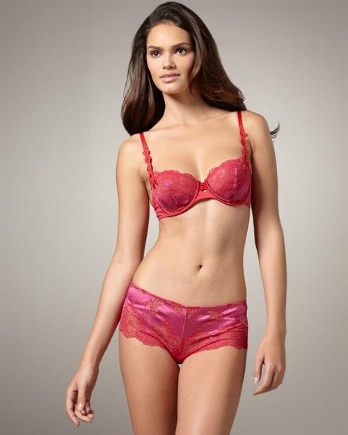 Lisalla Montenegro is a super hot model from Goias, Brazil