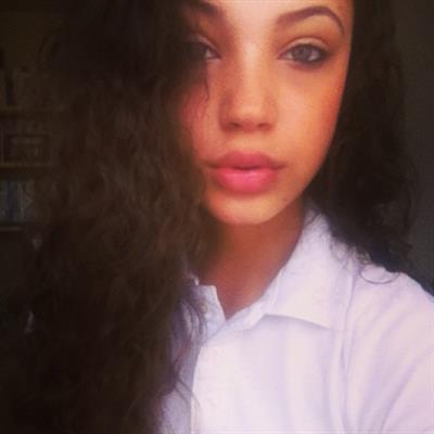 Candice Blackburn taking a selfie