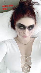 Ariel Winter taking a selfie