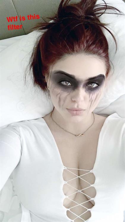 Ariel Winter taking a selfie