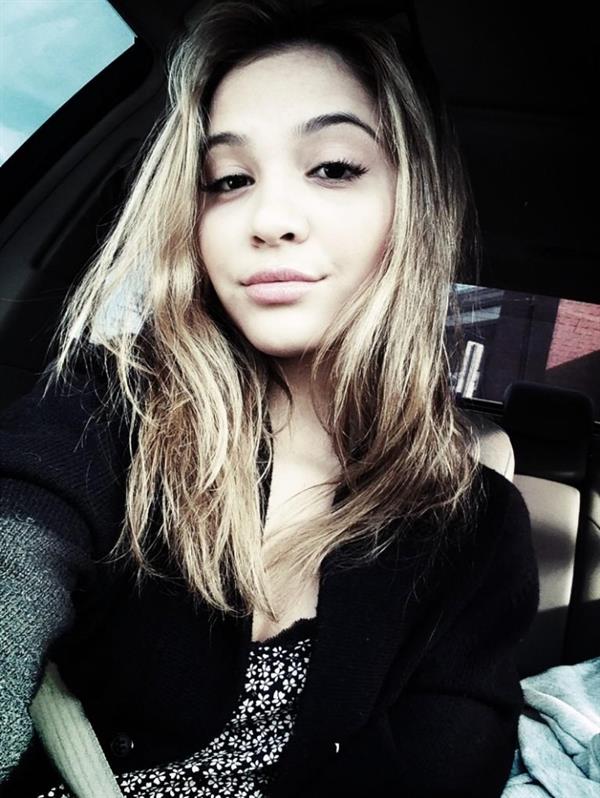 Stella Hudgens taking a selfie