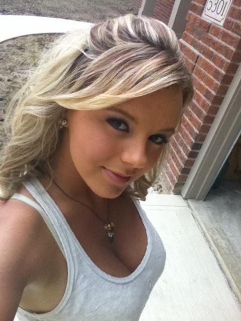 Bree Olson taking a selfie