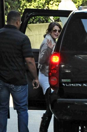 Selena Gomez gets her hair done at Blo in Vancouver on October 14, 2011