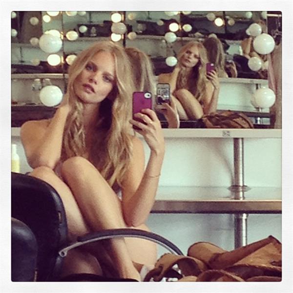 Marloes Horst taking a selfie