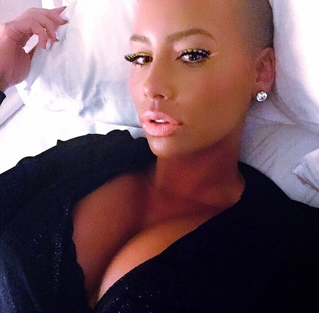 Amber Rose taking a selfie