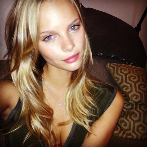 Marloes Horst taking a selfie