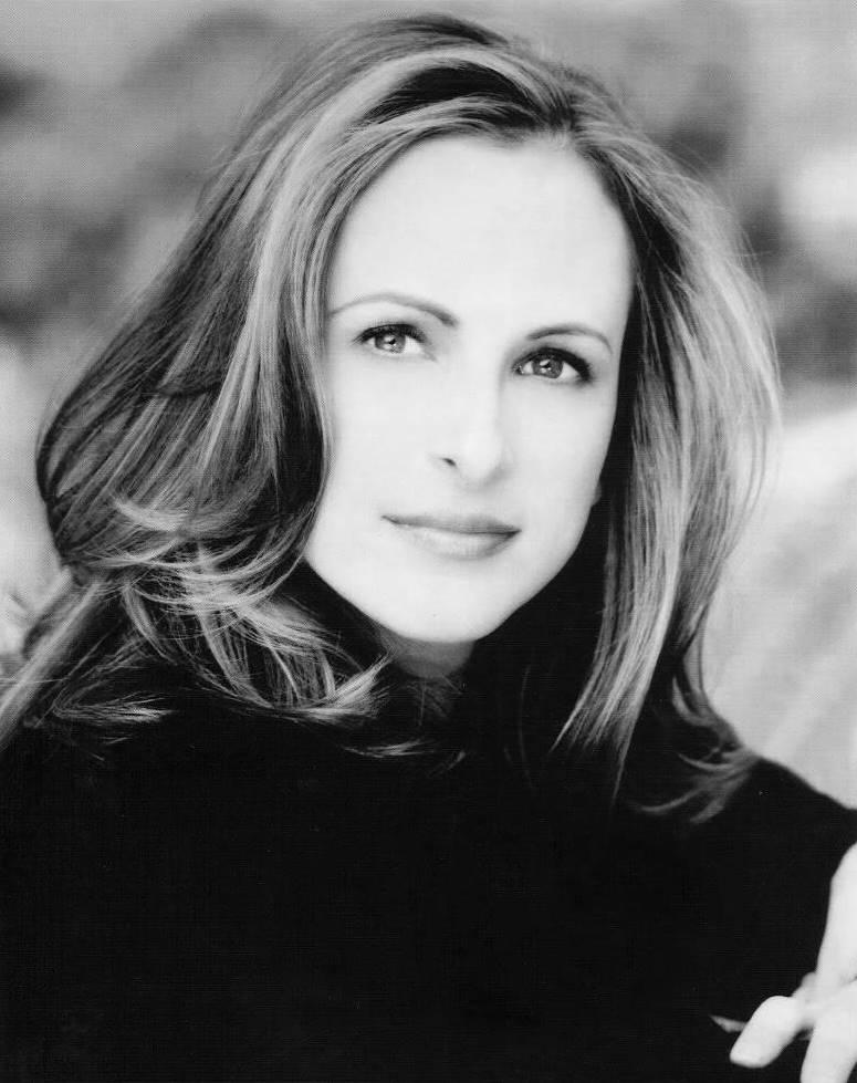 Marlee Matlin Pictures.