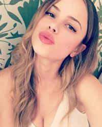 Halston Sage taking a selfie