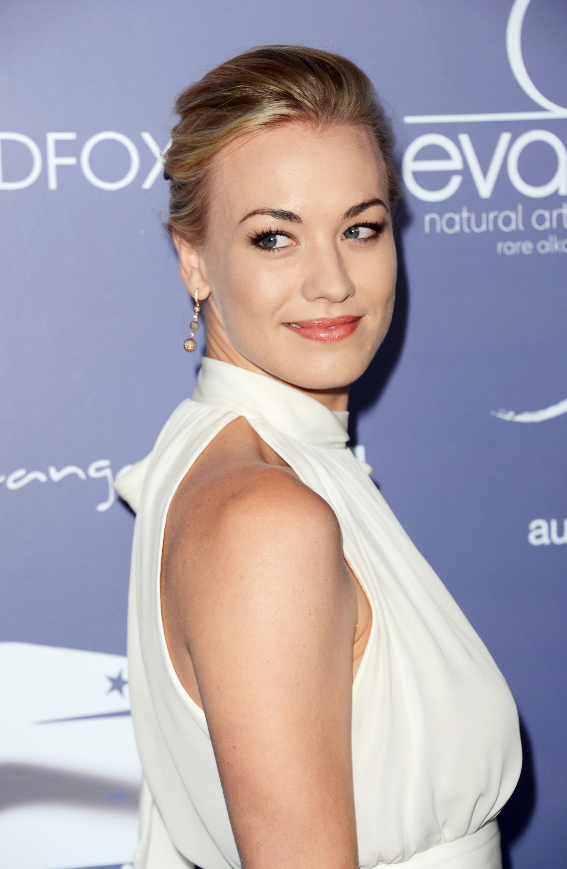 Yvonne Strahovski Pictures Yvonne Strahovski - Australians In Film Awards Dinner June 27, 2012 in Century City, California