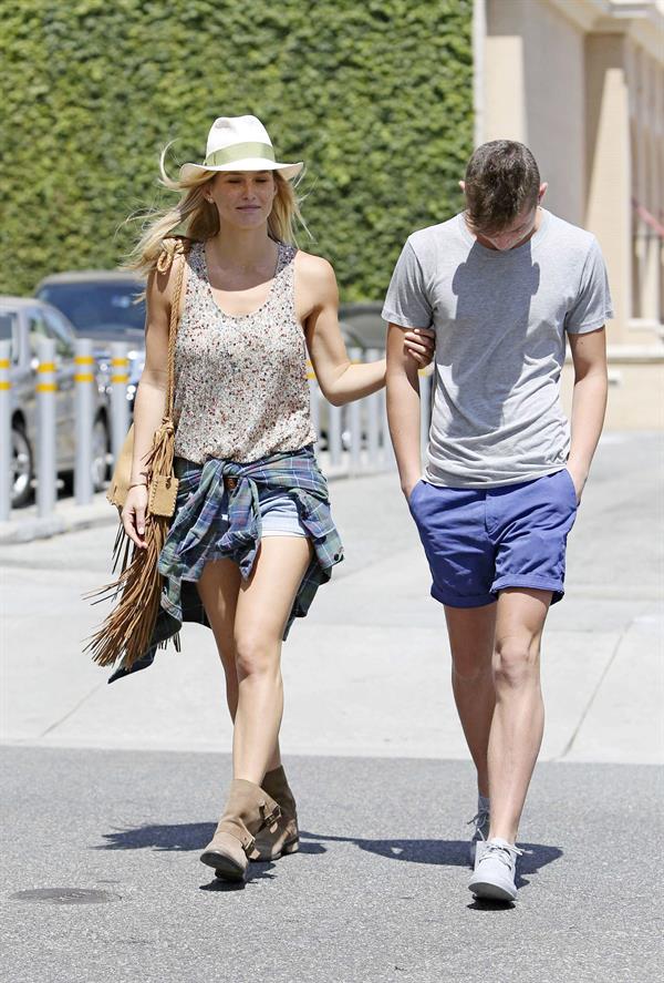 Bar Refaeli spending the afternoon with family in L.A. June 9, 2014