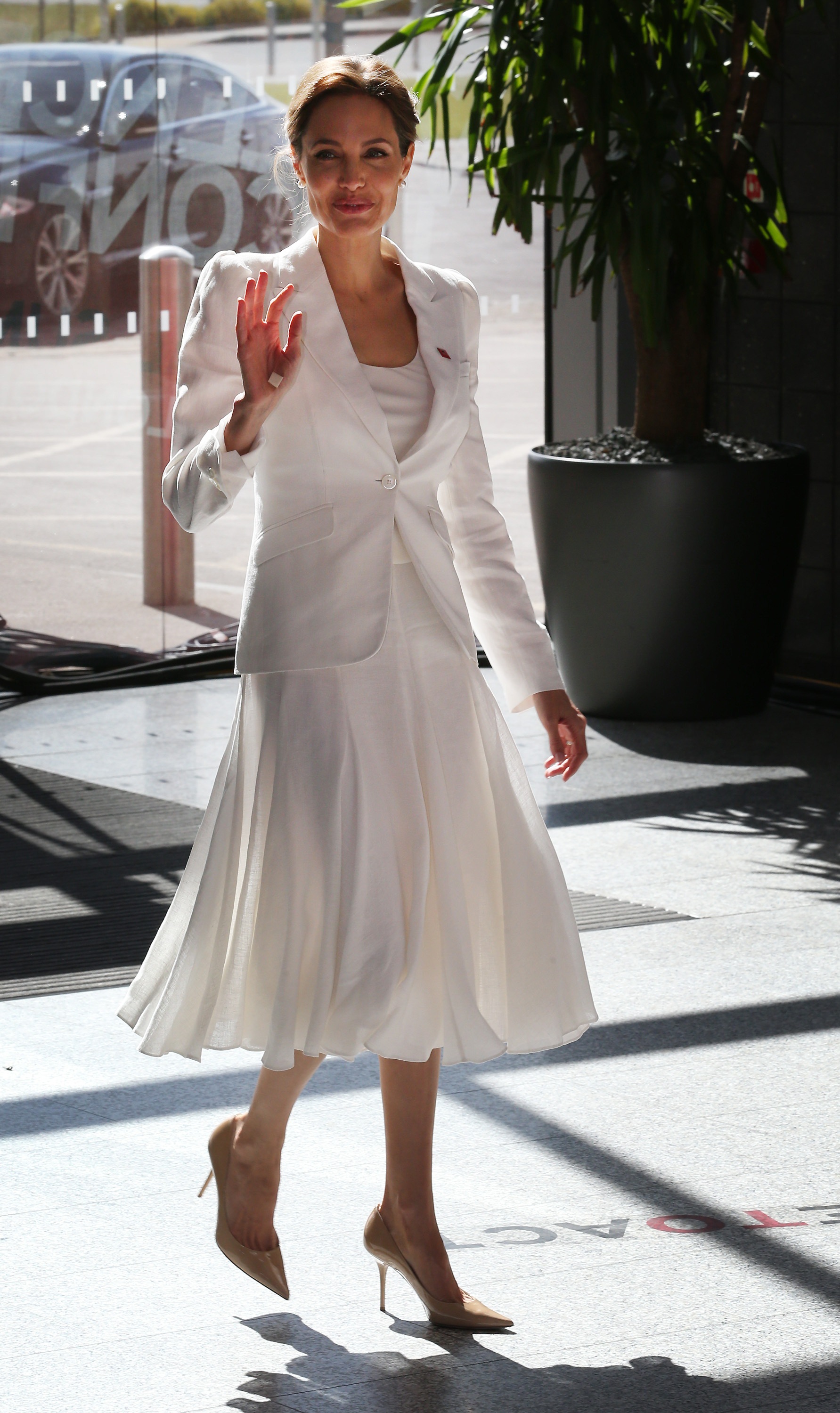 Анджелина Джоли в платье