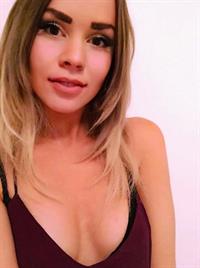 Carlie Mitchell taking a selfie