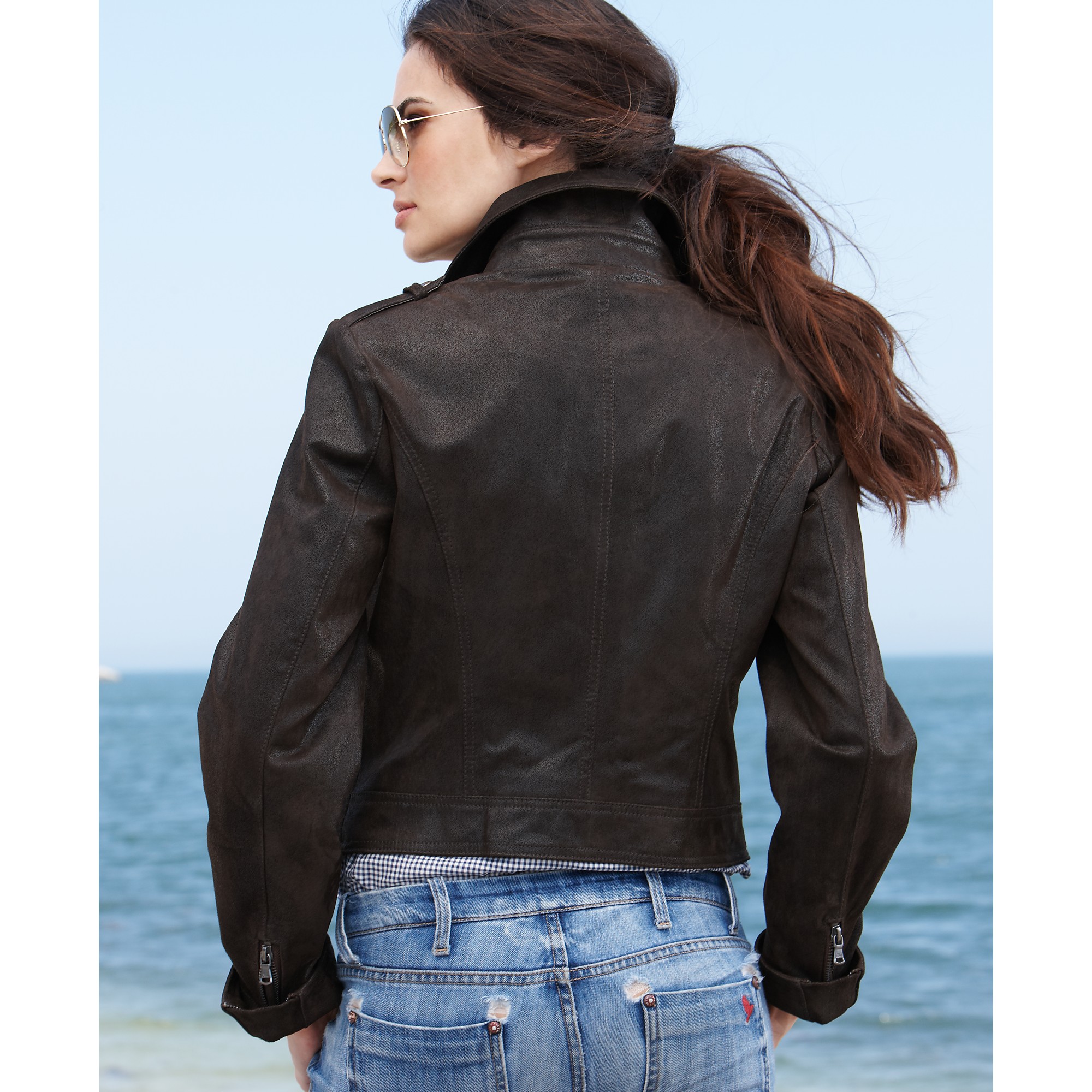 Jennifer Lamiraqui - ass