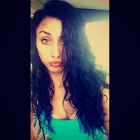 Gracee Belle taking a selfie