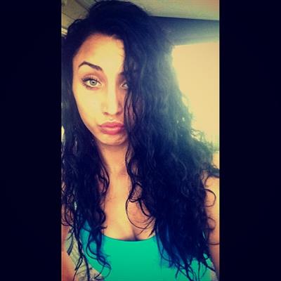 Gracee Belle taking a selfie