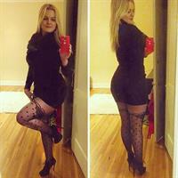 Lilli Luxe taking a selfie