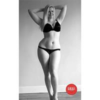 Lilli Luxe in lingerie