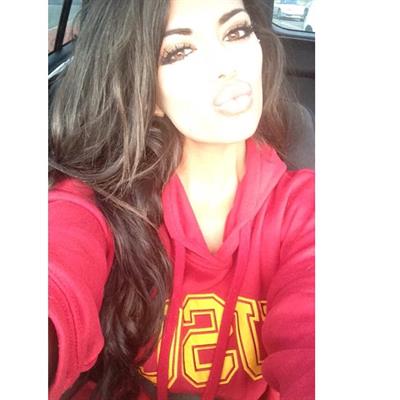 Italia Kash taking a selfie