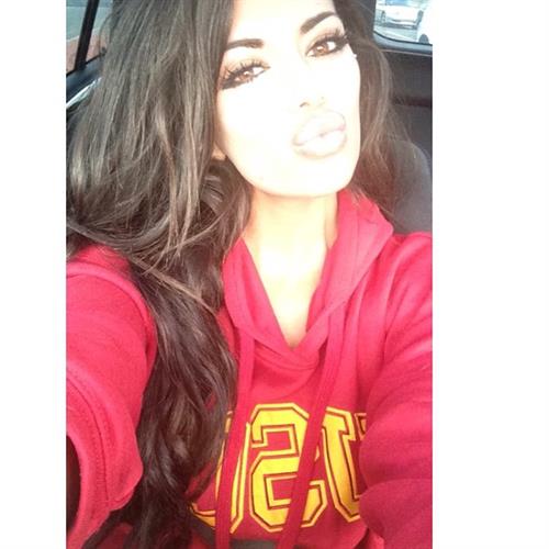 Italia Kash taking a selfie