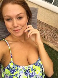 Leanna Decker taking a selfie