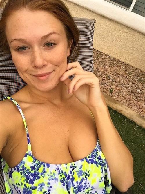 Leanna Decker taking a selfie