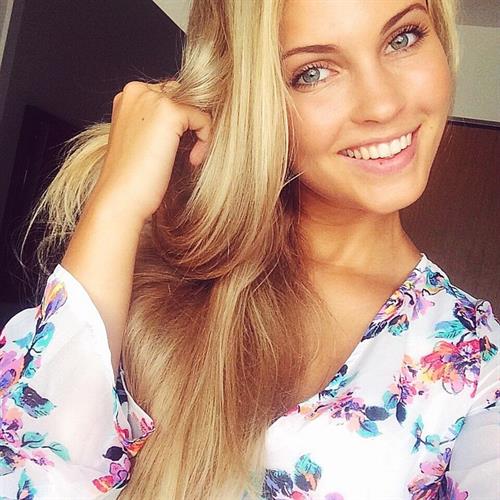 Emilie Voe Nereng taking a selfie