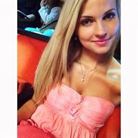 Emilie Voe Nereng taking a selfie
