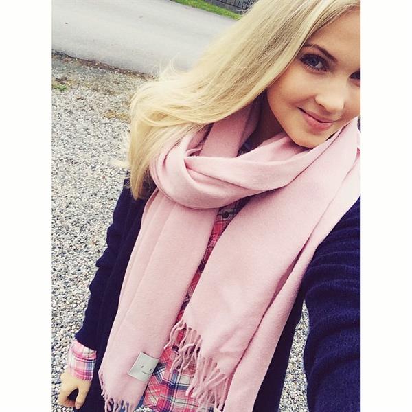 Emilie Voe Nereng taking a selfie