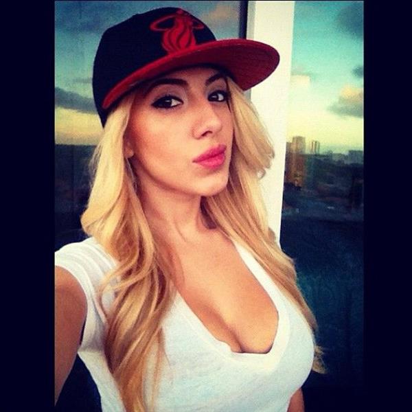 Valeria Orsini taking a selfie