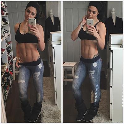 Bella Falconi taking a selfie