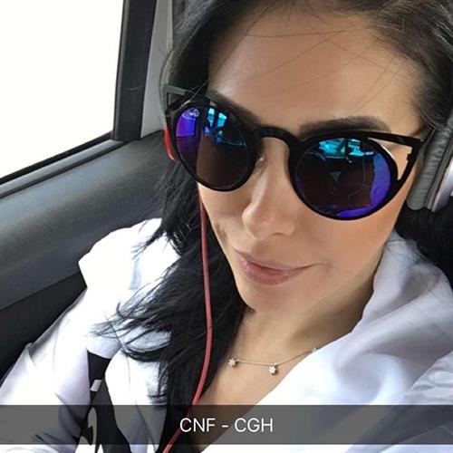 Bella Falconi taking a selfie