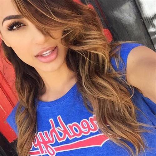 Ana Cheri taking a selfie