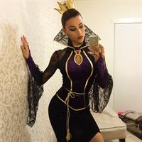 Ana Cheri taking a selfie