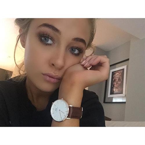 Nicola Hughes taking a selfie