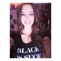 Ariane Fournier taking a selfie