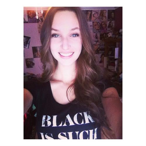 Ariane Fournier taking a selfie