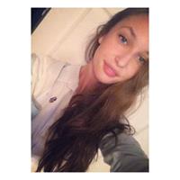 Ariane Fournier taking a selfie