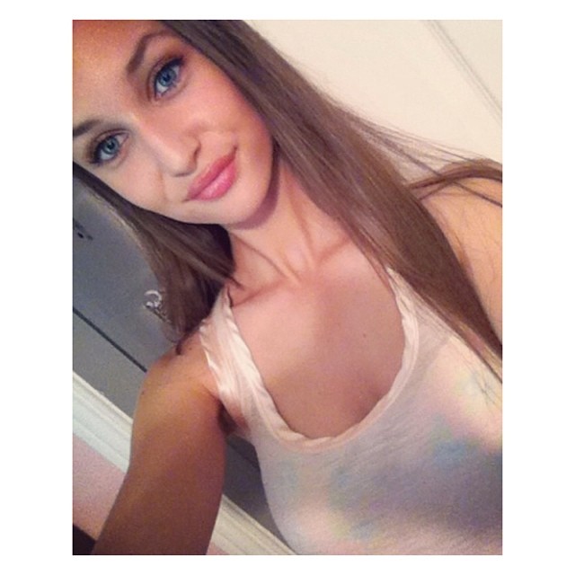 Ariane Fournier taking a selfie