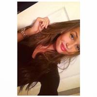 Ariane Fournier taking a selfie