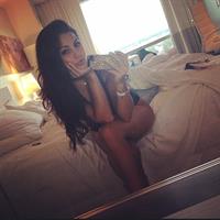 Mónica Alvarez taking a selfie