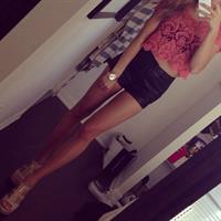 Mackenzie White taking a selfie