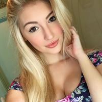 Anna Faith Carlson taking a selfie